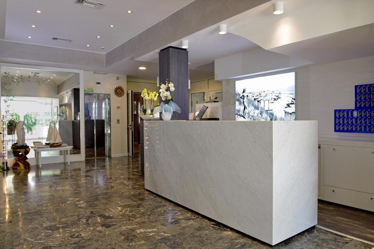 Hotel Colorado Линьяно-Саббьядоро Экстерьер фото