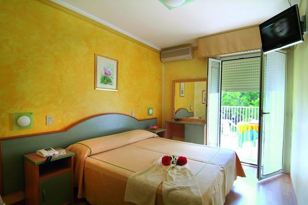 Hotel Colorado Линьяно-Саббьядоро Экстерьер фото